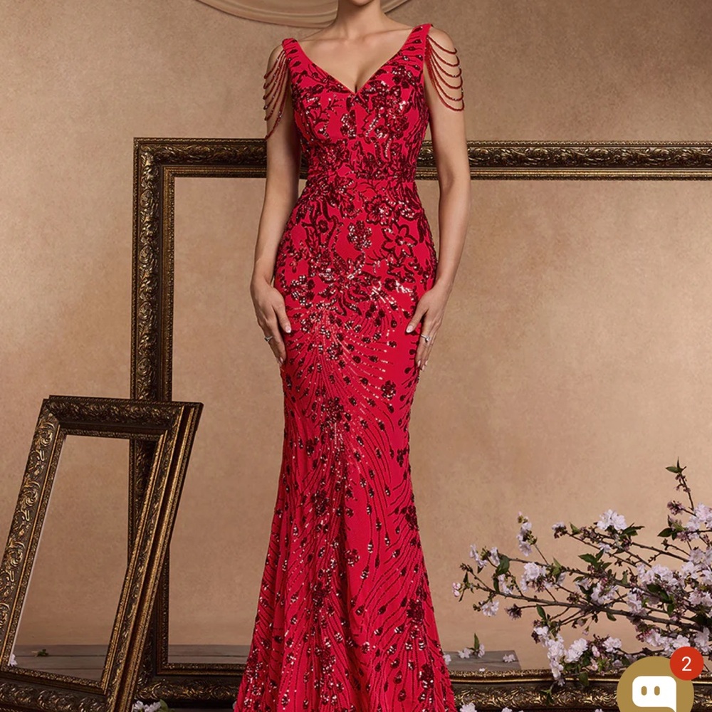 Red Sweetheart Neckline Sleeveless Prom Gown